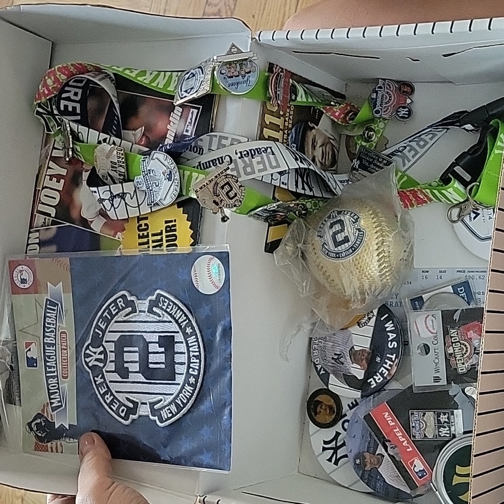 SEND ME AN OFFER ULTIMATE YANKEE FAN BUNDLE